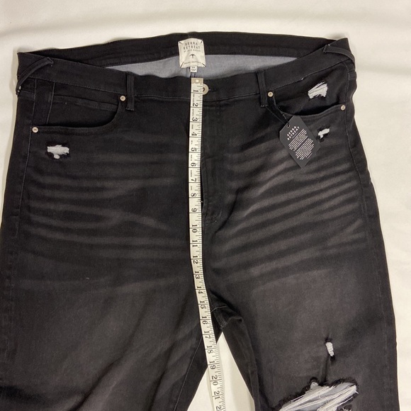 Serra Retreat NWT black distressed cropped jeans. Size 26W women’s comfort jean - Picture 9 of 16